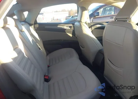 2020 Ford Fusion S z USA, uszkodzony, nr VIN 3FA6P0G71LR159919